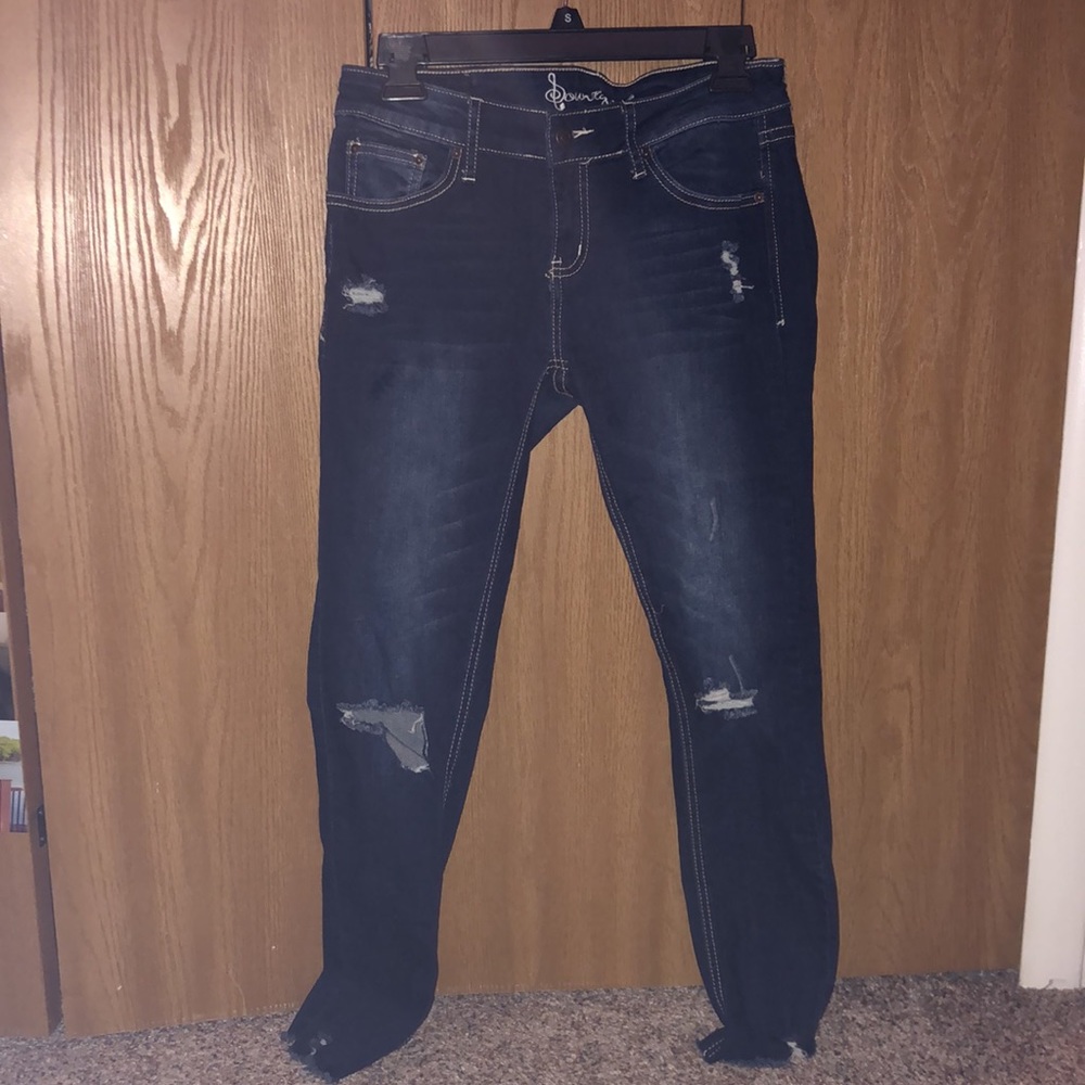 Sound girl distressed jeans